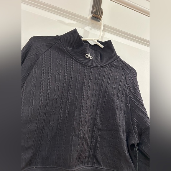 ALO Cropped Black Cable Knit Long Sleeve Top. XS. New with tags. - Picture 3 of 7